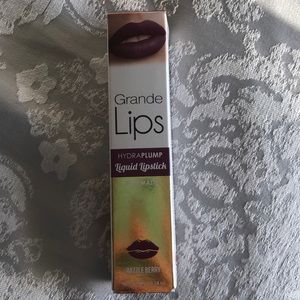 Grande Lips-razzle berry